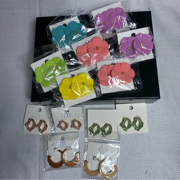 Chic Pink and Blue‎ Earrings Collection - Picture 1 of 8